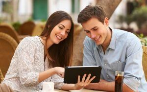 happy-couple-with-tablet-phone-nice-wallpapers-couple 3